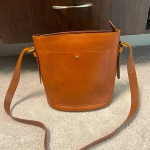 Madewell Transport bucket crossbody